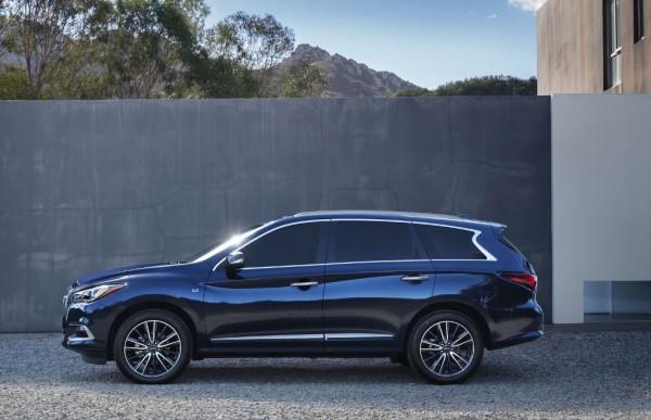 NASHVILLE (Dec. 15, 2016) – Infiniti has comprehensively enhanced its versatile QX60 premium crossover for 2016, introducing a wide range of changes that improve the seven-seater’s exterior design and its driving dynamics, while showcasing new features and technologies that improve comfort, convenience and safety.