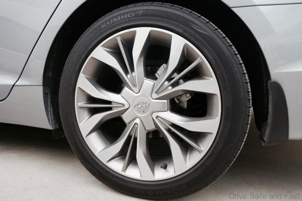 Hyundai-Sonata-Review- - 13