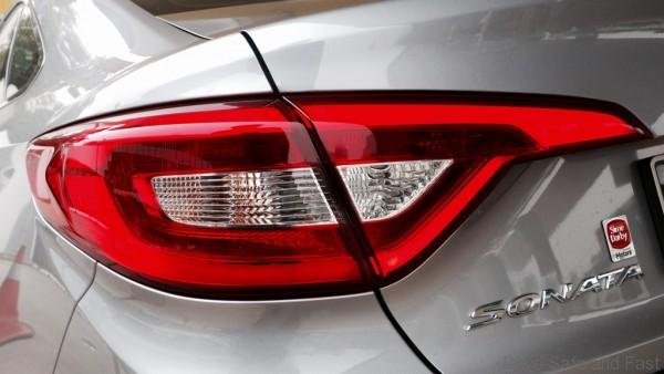Hyundai-Sonata-Review- - 14