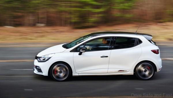 Renault clio RS record track1