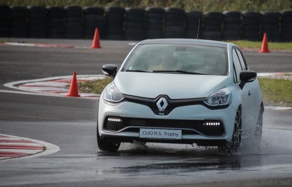 Renault clio RS record track3