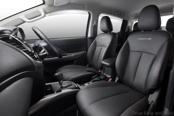 Exclusive Phantom black leather seats.