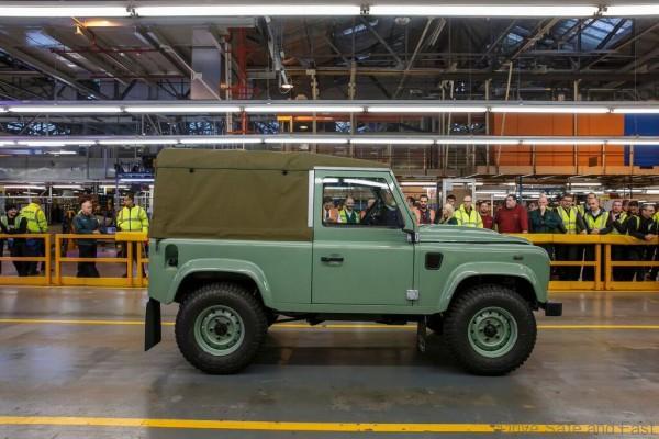 Land-Rover-Defender-3