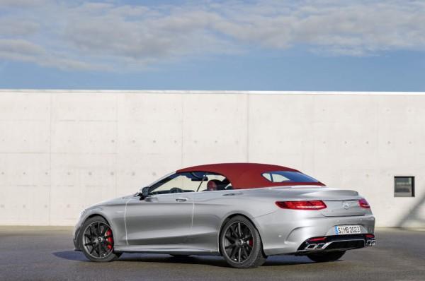 Mercedes-AMG S 63 4MATIC  Cabriolet "Edition 130" (Fuel consumption combined: 10.4 l /100 km; combined CO2 emissions: 244 g/km; Kraftstoffverbrauch kombiniert: 10,4 l/100 km; CO2-Emissionen kombiniert: 244 g/km) Exterieur: AMG Alubeam silber exterior: AMG alubeam silver  Stoffverdeck Rot / fabric soft top red