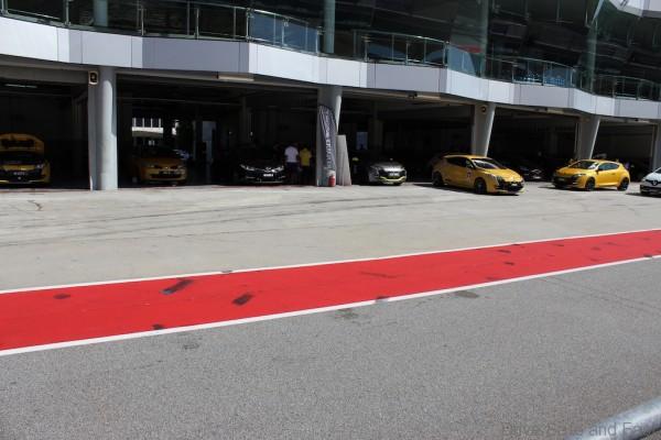 A safe environment for high-speed track driving for Renault Sport owners