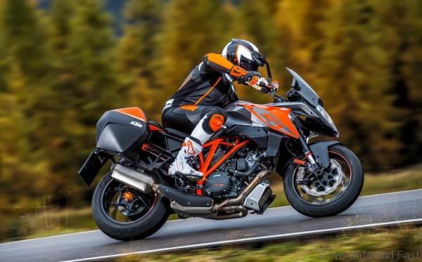 KTM 1290 Super Duke GT_2