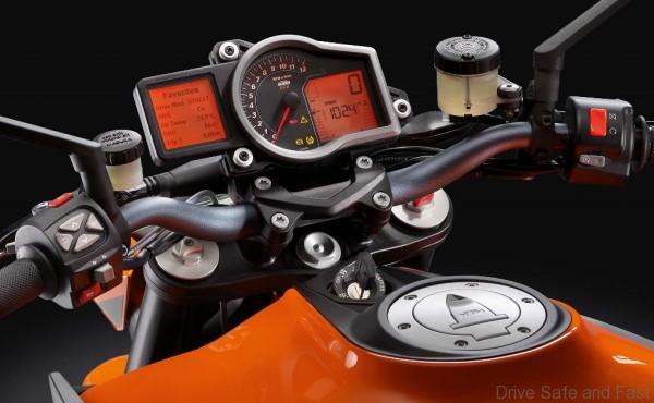 KTM 1290 Super Duke GT_4