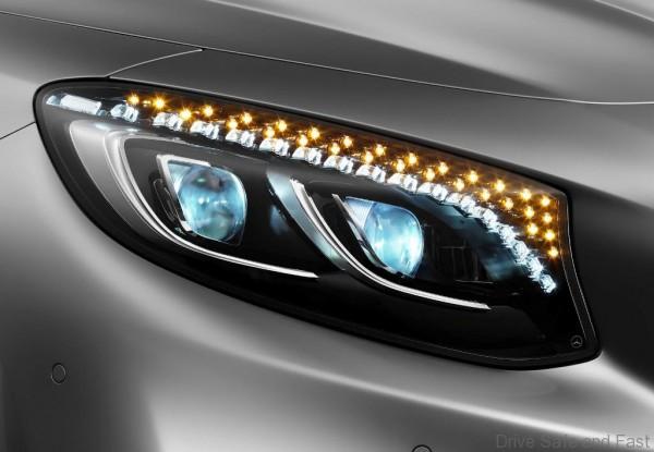 Mercedes-Benz S 500 4MATIC Coupé Edition 1 (C 217) 2013, Lack: AMG Alubeam silber, designo, Ausstattung: Leder Exclusiv bengalrot/schwarz, Zierteil Pappel schiefer