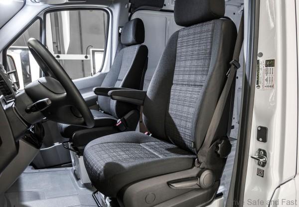 mercedes sprinter-worker-3