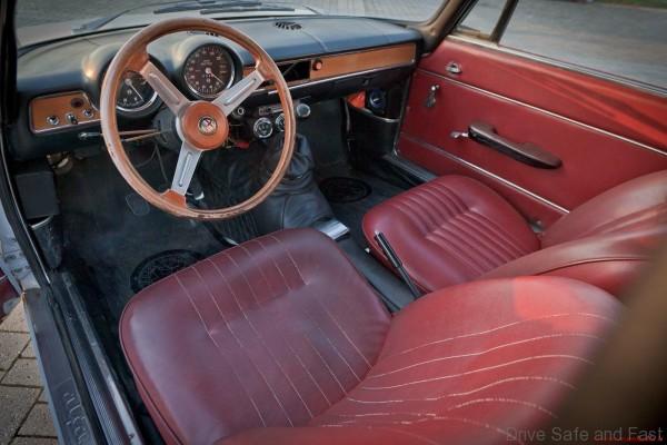 Alfa-Romeo-GT-Junior-1600-1973interior