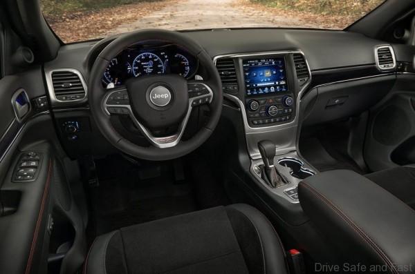 Jeep-Grand_Cherokee_Trailhawk_02
