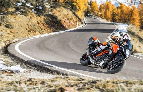 KTM1290-SUPER-DUKE-GT