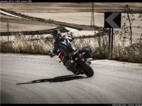 yamaha_2015_mt09_tracer_008