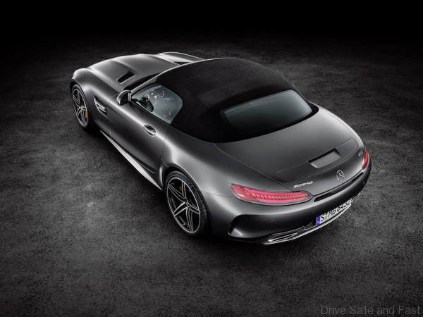 AMG GT C Roadster (R 190), 2016; Exterieur: designo selenitgrau magno; Interieur: Leder Nappa Exklusiv macchiatobeige ;Kraftstoffverbrauch kombiniert: 11,4 l/100 km, CO2-Emissionen kombiniert: 259 g/km AMG GT C Roadster (R 190), 2016; exterior: designo selenit grey magno; interior:Nappa leather exclusive macchiato beige; fuel consumption, combined: 11.4 l/100 km; combined CO2 emissions: 259 g/km