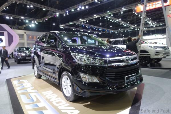 toyota-corolla-altis-innova-19