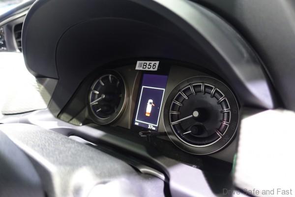 toyota-corolla-altis-innova-21