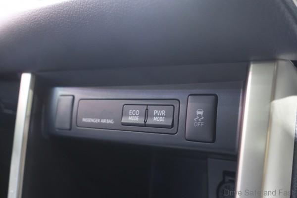 toyota-corolla-altis-innova-24