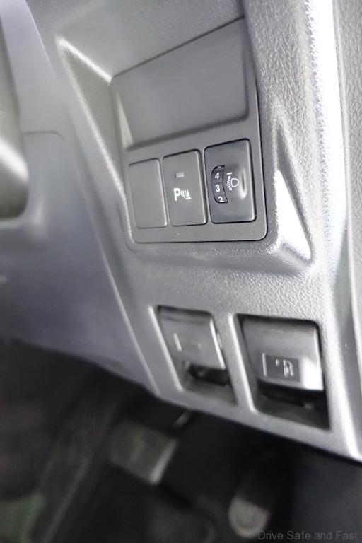 toyota-corolla-altis-innova-27