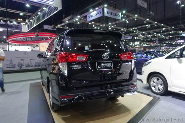 toyota-corolla-altis-innova-32