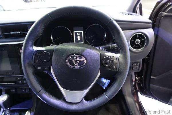 toyota-corolla-altis-innova-5