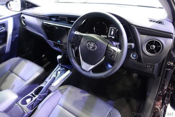 toyota-corolla-altis-innova-8