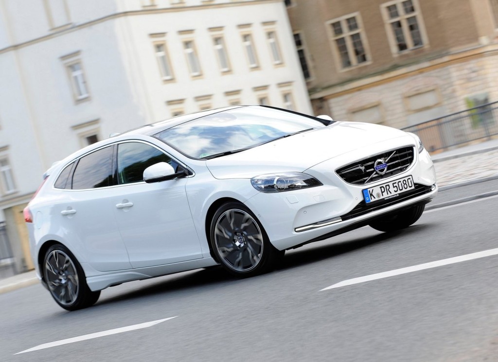 Volvo-V40_2013_1600x1200_wallpaper_36
