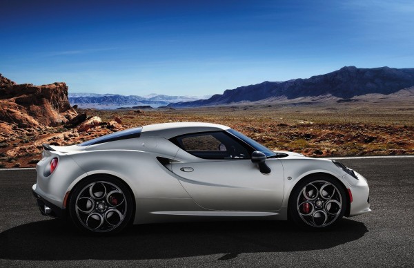 Alfa_Romeo-4C_2014_1600x1200_wallpaper_1c