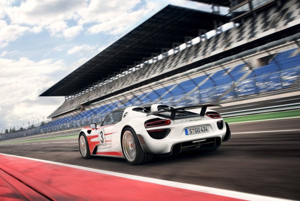 Porsche-918_Spyder_2015_1600x1200_wallpaper_08