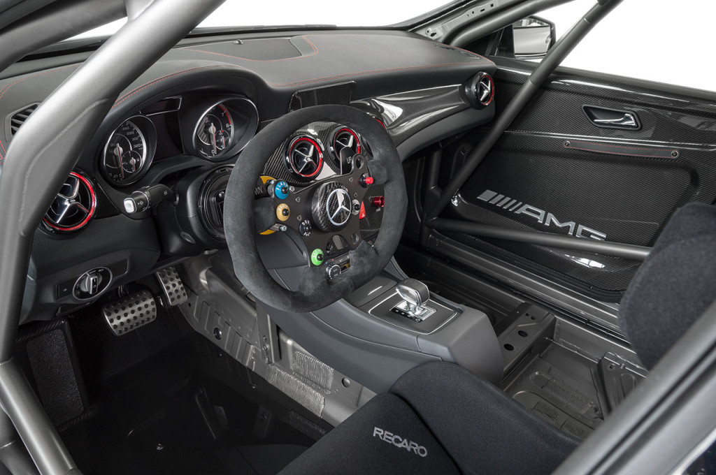mercedes-benz_cla45_amg_racing_series_concept_interior