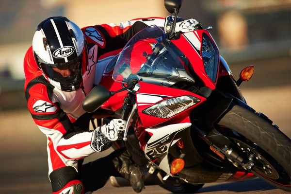 yamaha-yzf-r6-official-pics-photo-gallery_13