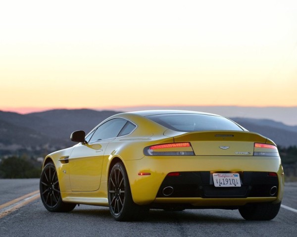 Aston_Martin-V12_Vantage_S_2014_1600x1200_wallpaper_2e