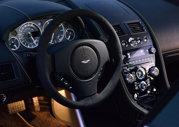 Aston_Martin-V12_Vantage_S_2014_1600x1200_wallpaper_4d