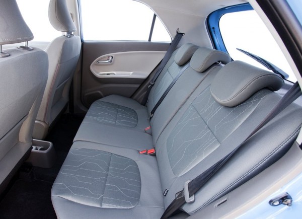 Kia-Picanto_2012_1024x768_wallpaper_b5