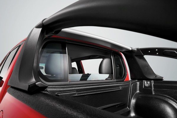 Mitsubishi Power sliding rear vent window