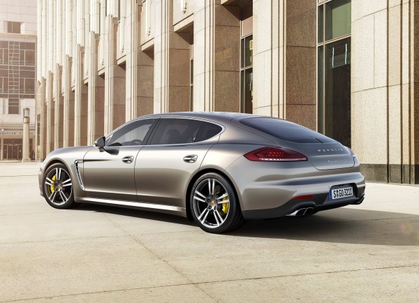 Porsche-Panamera_Turbo_S_2014_1600x1200_wallpaper_02