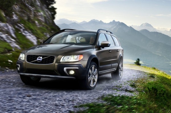 Volvo-XC70_2014_1024x768_wallpaper_02