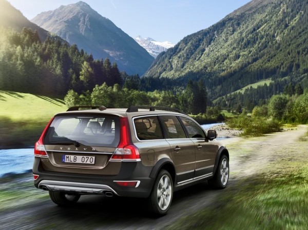 Volvo-XC70_2014_1024x768_wallpaper_12