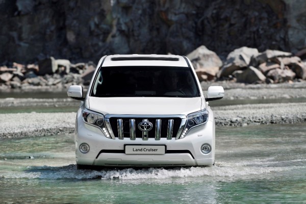 toyota-landcruiser-prado-01