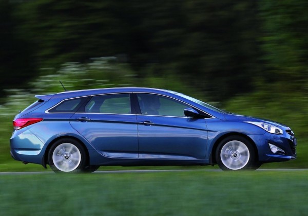 Hyundai-i40_Wagon_2012_1600x1200_wallpaper_23