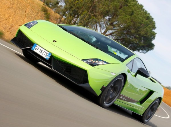 Lamborghini-Gallardo_LP570-4_Superleggera_2011_1024x768_wallpaper_01