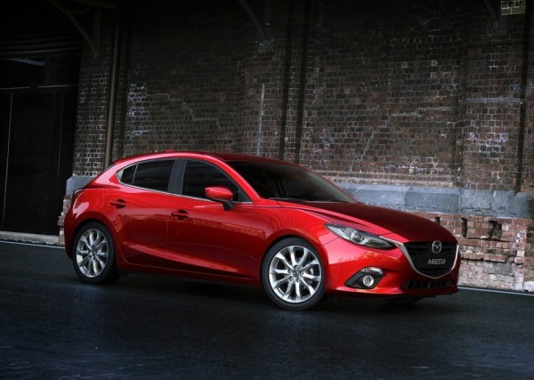 Mazda-3_2014_1024x768_wallpaper_04
