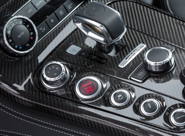 Mercedes-Benz-SLS_AMG_GT_Final_Edition_2014_1024x768_wallpaper_19