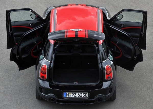 Mini-Countryman_John_Cooper_Works_2013_1024x768_wallpaper_74