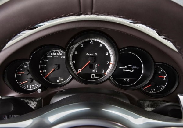 Porsche-911_Turbo_S_2014_1024x768_wallpaper_1b