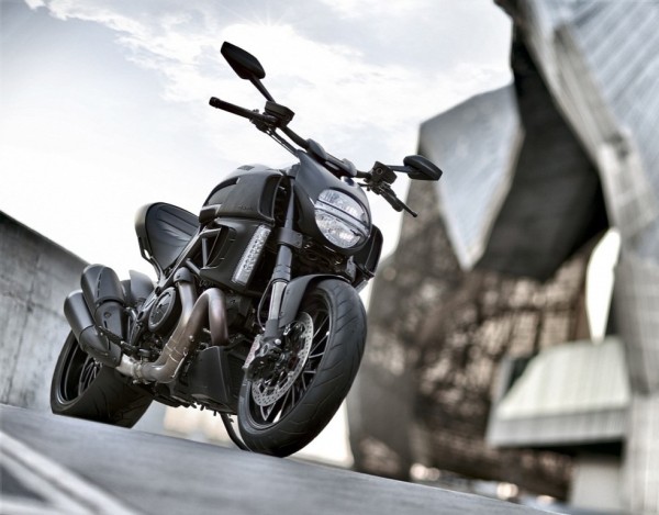 ducati-diavel-line-up13