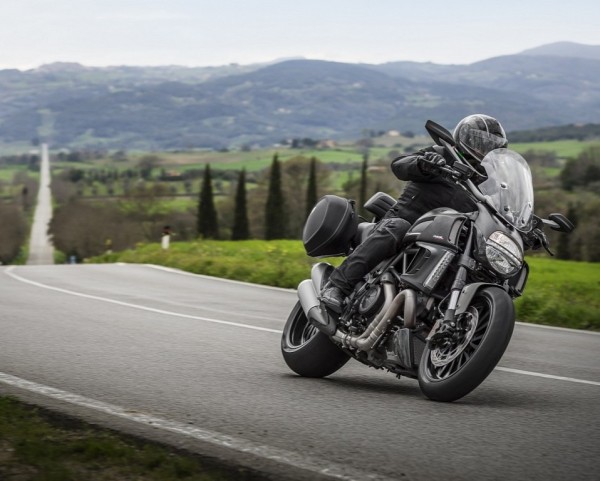 ducati-diavel-line-up18