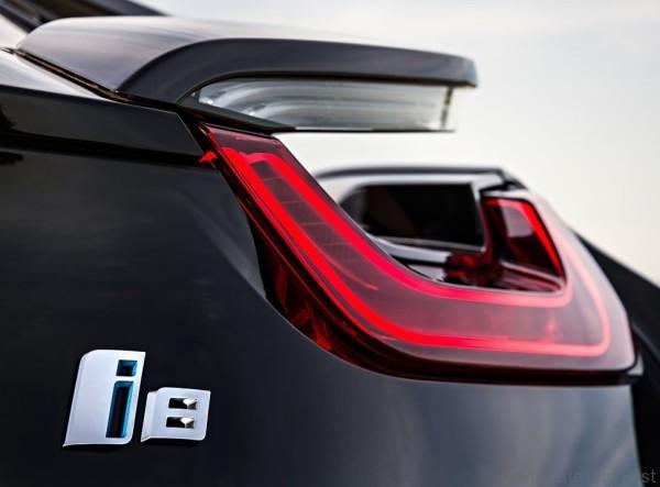 BMW-i8_2015_1024x768_wallpaper_25