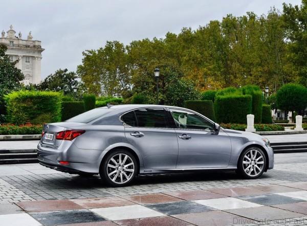 Lexus-GS_300h_2014_1024x768_wallpaper_14