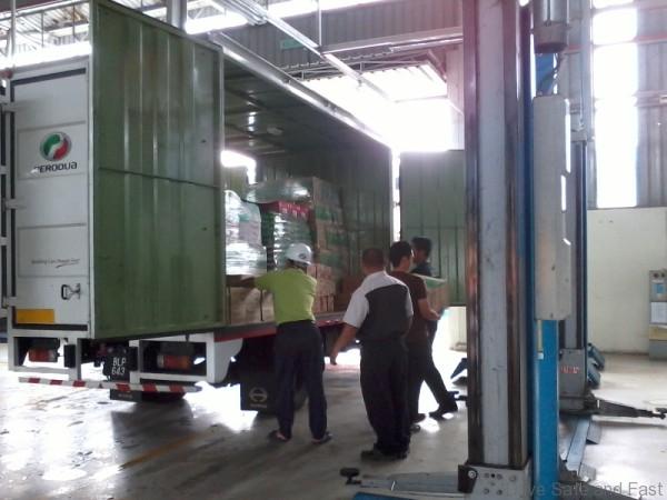 Perodua Banjir relief 3