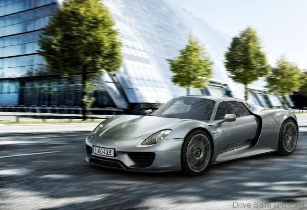 Porsche-918_Spyder_2015_1024x768_wallpaper_02